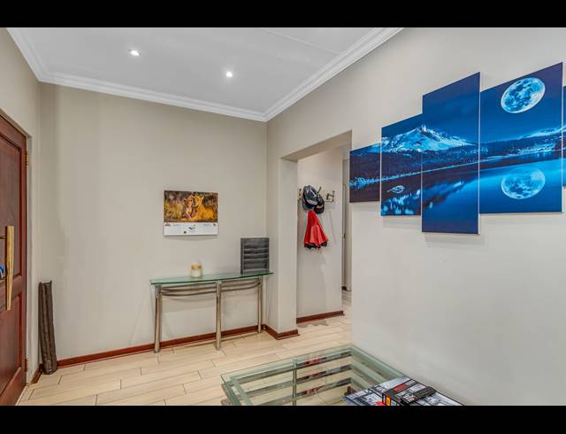 4 BEDROOM HOUSE RENTED IN NORTHCLIFF
